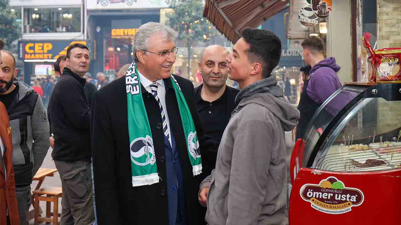 Çark Caddesi’nin esnafı 14 Mayıs’ta ‘Cumhur’ diyecek: Yüce şehri karış karış gezdi