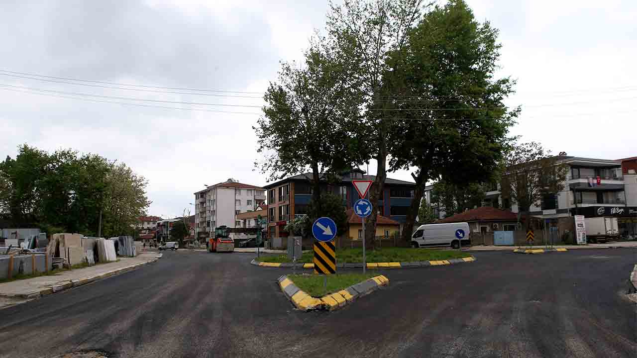 Büyükşehir hastaneye giden tüm güzergahlara dokundu