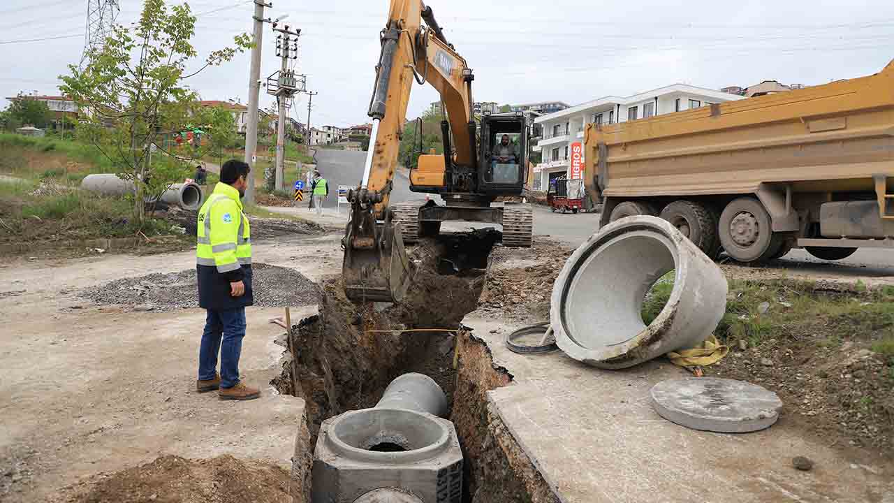 Büyükşehir Belediyesi’nden Serdivan’ın güçlü altyapı ağına yeni yağmursuyu hattı