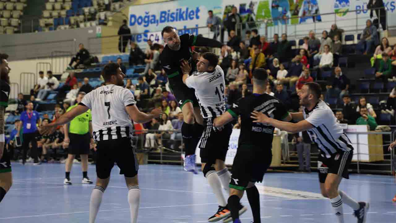 Büyükşehir hentbolun yarı finaldeki rakibi Beşiktaş