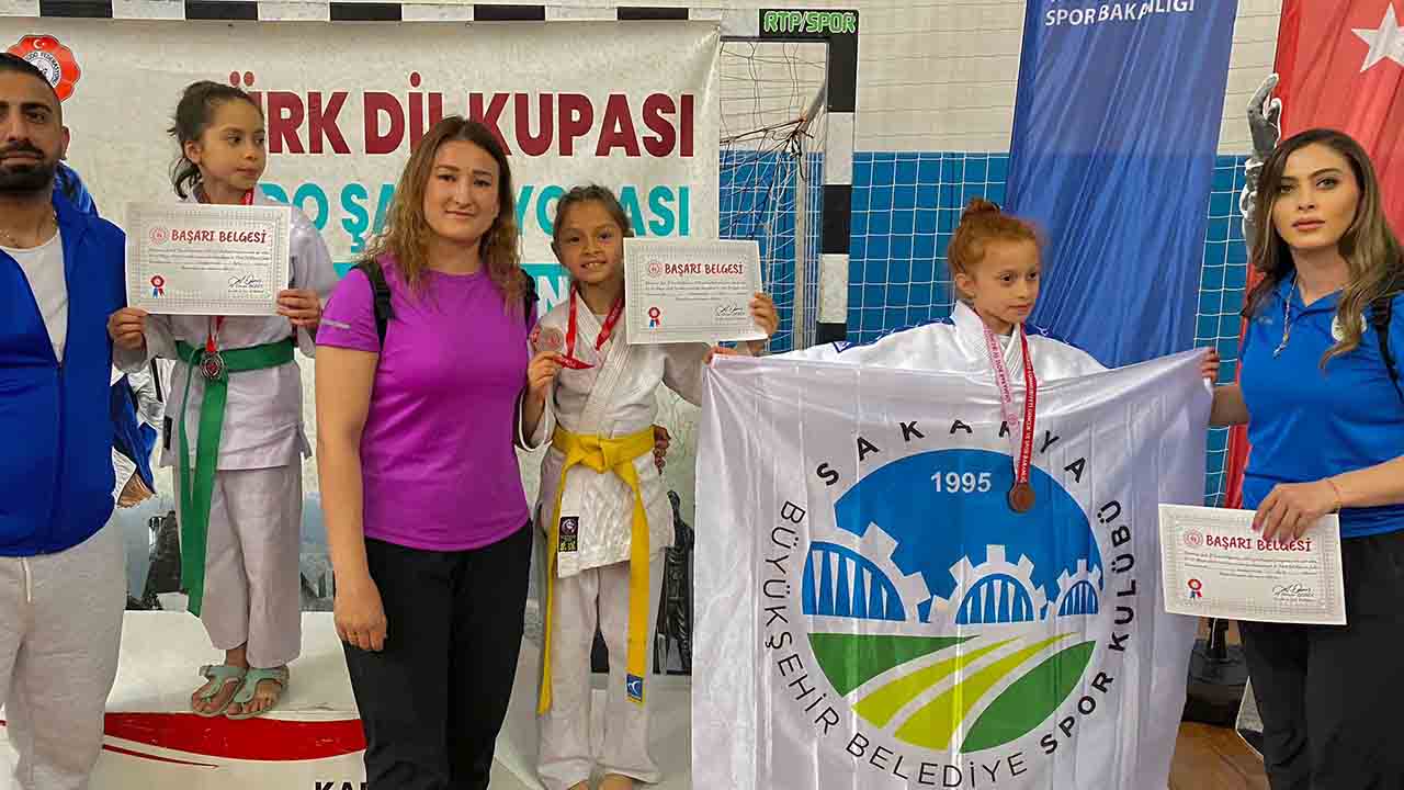 Büyükşehir sporcusu kürsüyü boş bırakmadı