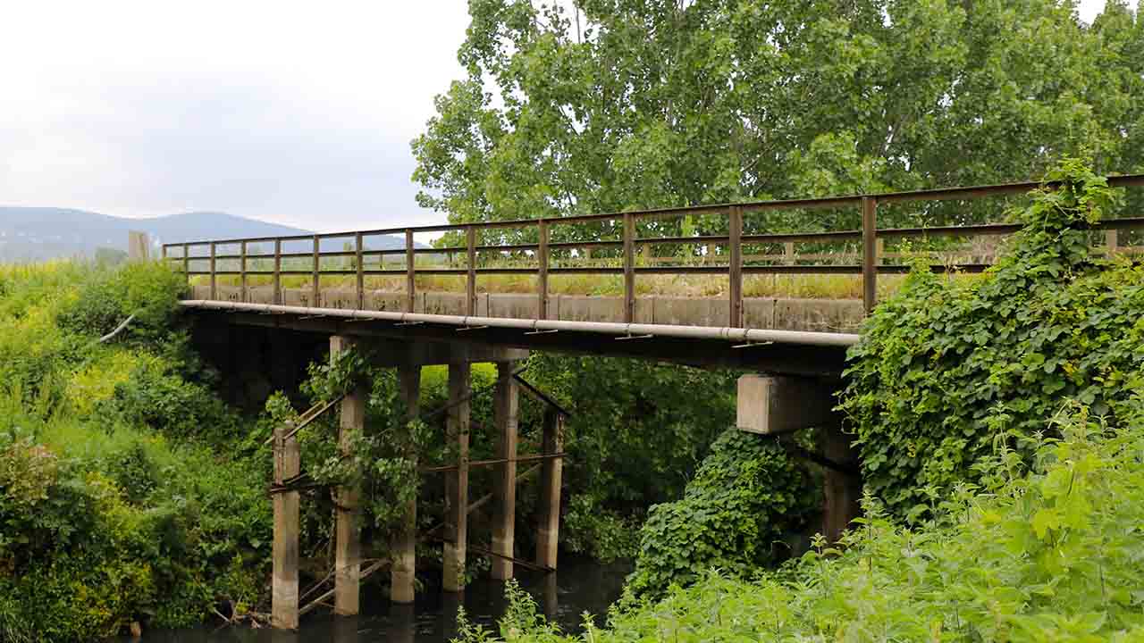 Söğütlü’ye köprü müjdesi Söğütlü Tokmaklıdere Köprüsü yenileniyor